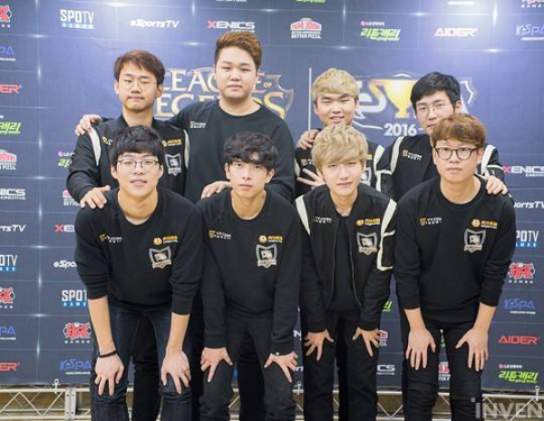 边开怀大笑 边开怀大笑