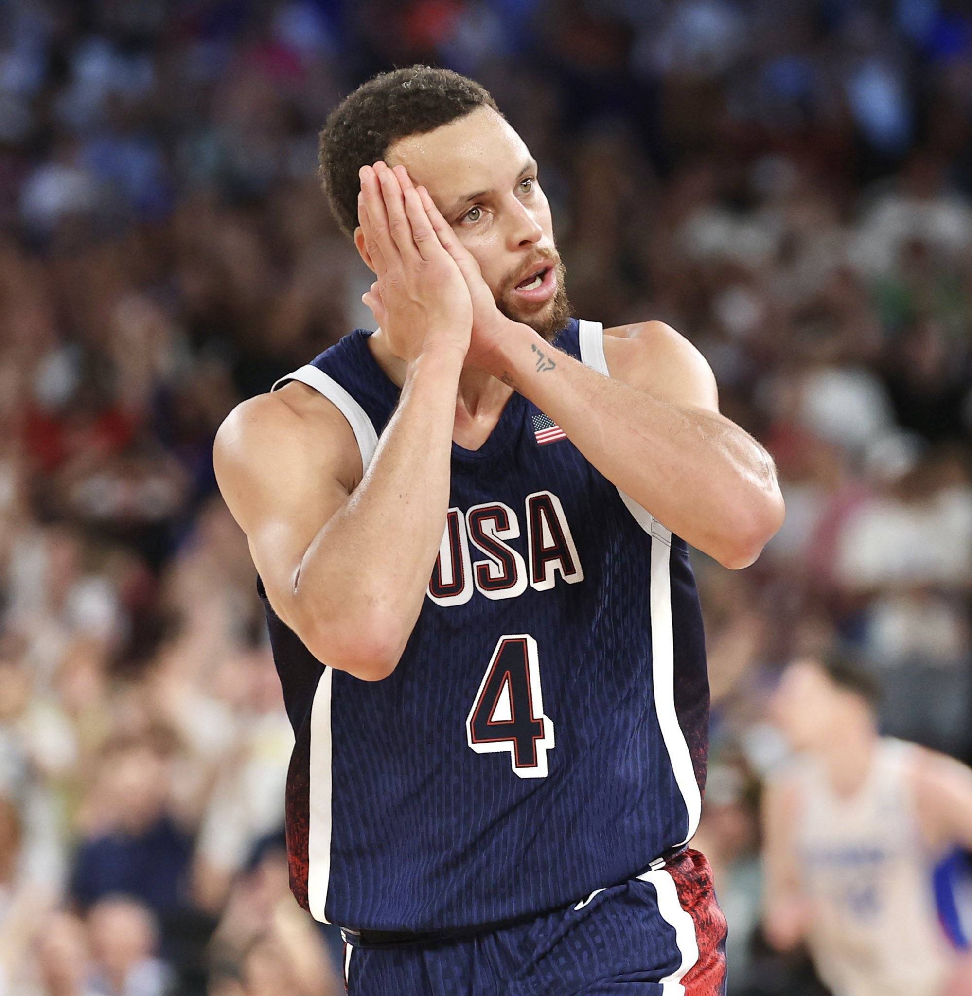 两队的教练 两队的教练